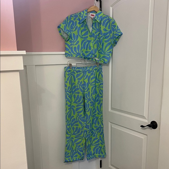 Solid & Stripe Blue and Green Leaf Print Two-Piece Set - Medium - Picture 1 of 7